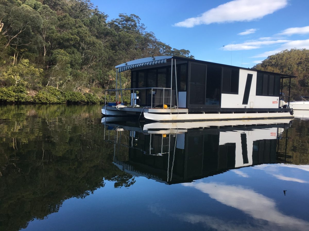 Astoria Houseboat